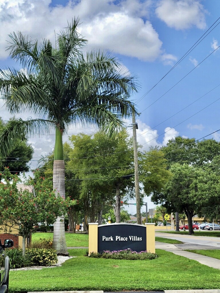 Park Place Villas | 3211 Bee Ridge Rd, Sarasota, FL 34239, USA | Phone: (941) 921-2149