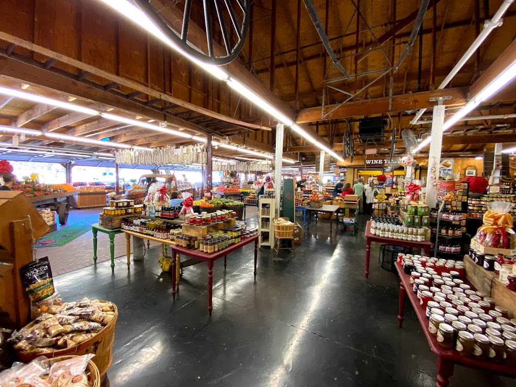 Casa de Fruta | 10021 Pacheco Pass Hwy, Hollister, CA 95023, USA | Phone: (408) 842-7282