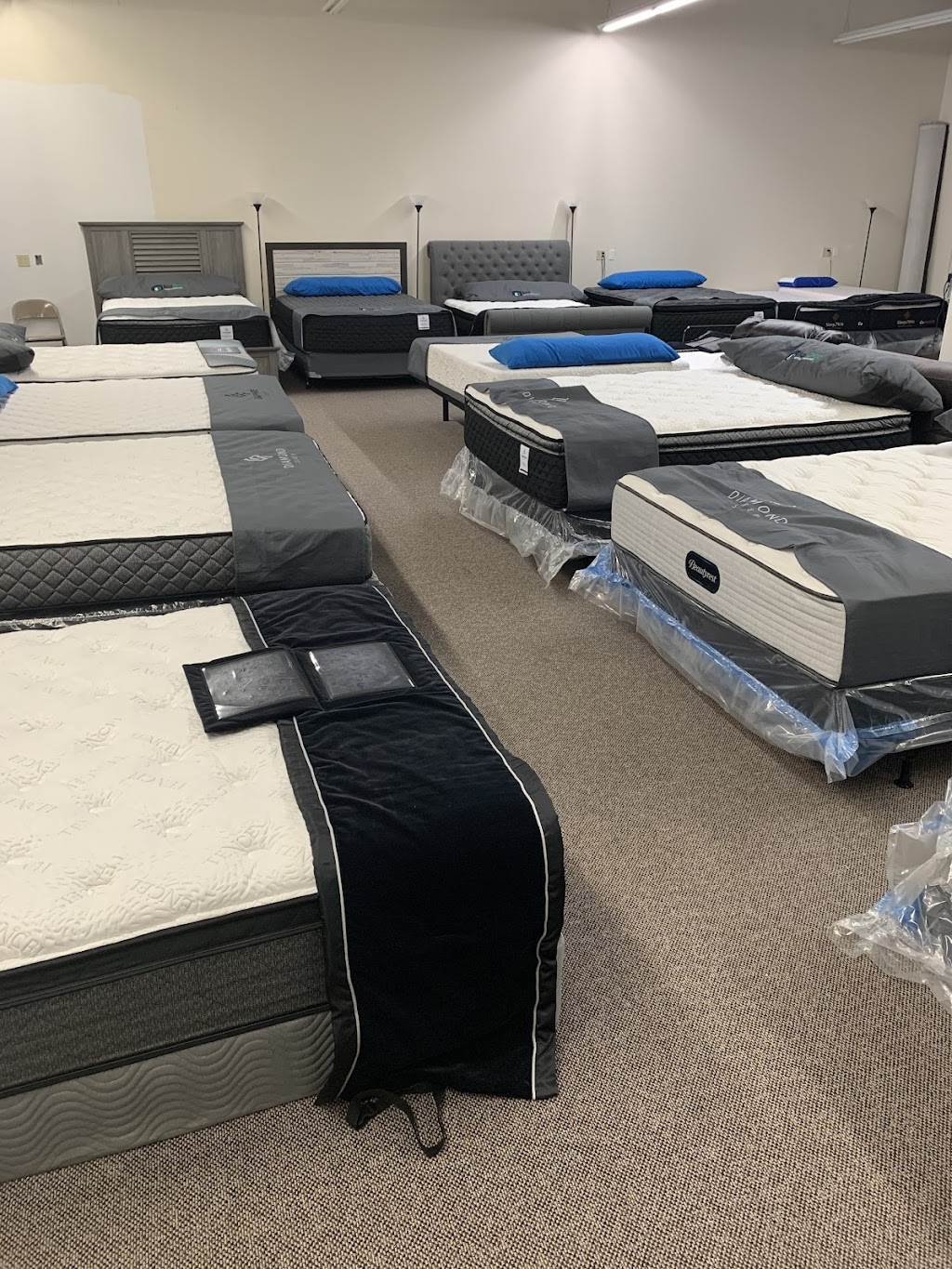 Box Drop Baraboo Mattress & Furniture | 830 Lincoln Ave, Baraboo, WI 53913 | Phone: (608) 683-4323