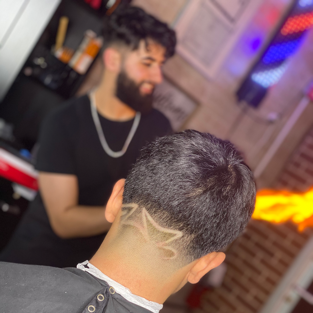 Golden cuts | 9546 SW Hwy, Oak Lawn, IL 60453 | Phone: (708) 907-5311