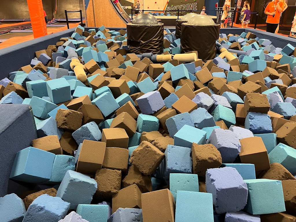 Sky Zone Trampoline Park | 6180 Edgelake Dr, Sarasota, FL 34240, USA | Phone: (941) 363-6359