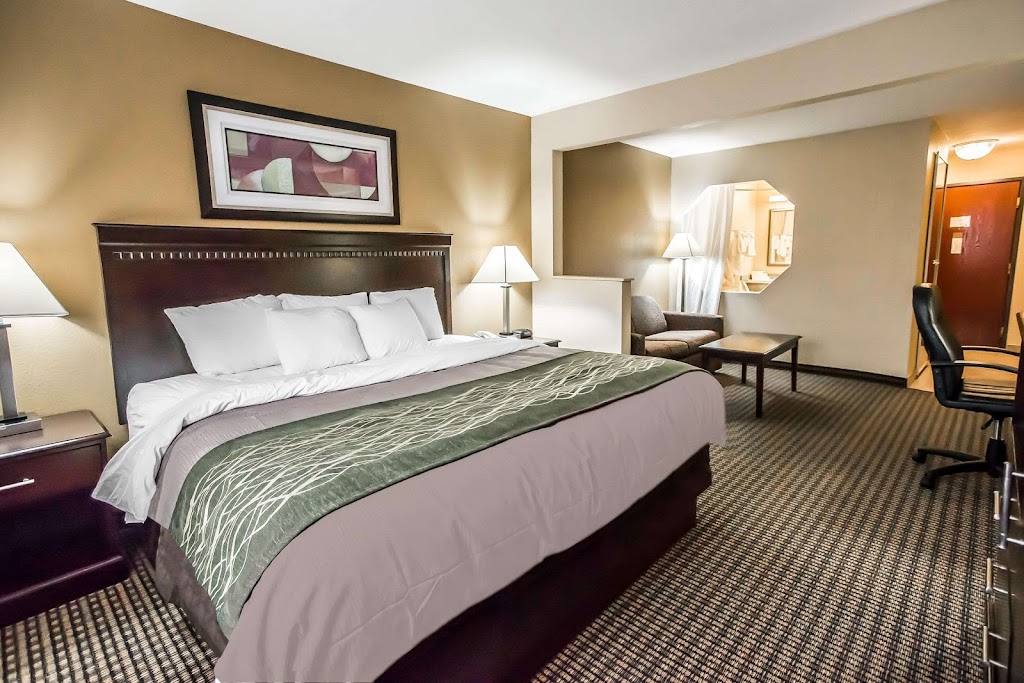 Econo Lodge Inn & Suites | 6500 E Albain Rd, Monroe, MI 48161, USA | Phone: (734) 384-1500