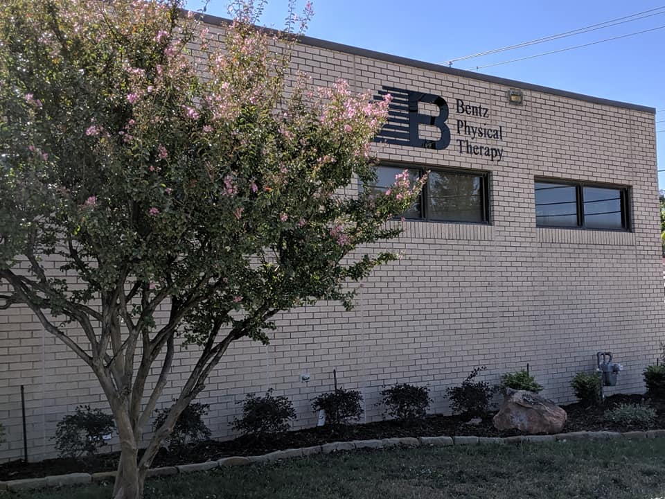 Bentz Physical Therapy - health  | Photo 8 of 10 | Address: 800 Hemphill St, Fort Worth, TX 76104, USA | Phone: (817) 338-4220