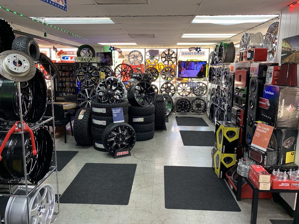 Super Tires & Wheels | 9201 N Florida Ave, Tampa, FL 33612, USA | Phone: (813) 933-8473