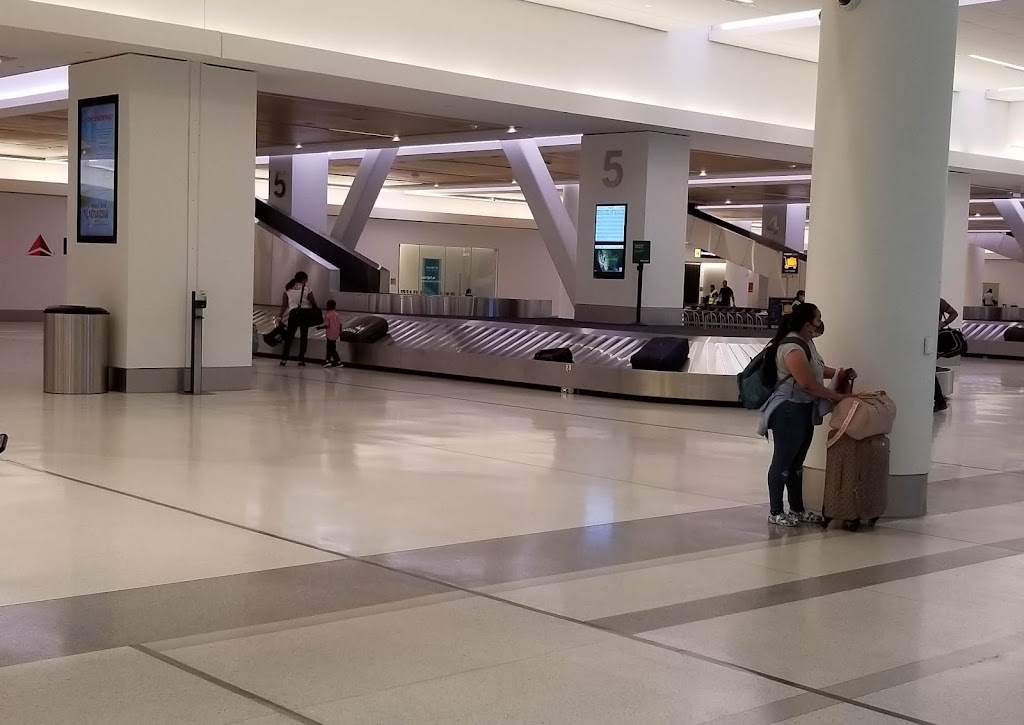Delta Airlines | John F. Kennedy International Airport, Terminal 4, Queens, NY 11430, USA | Phone: (800) 221-1212