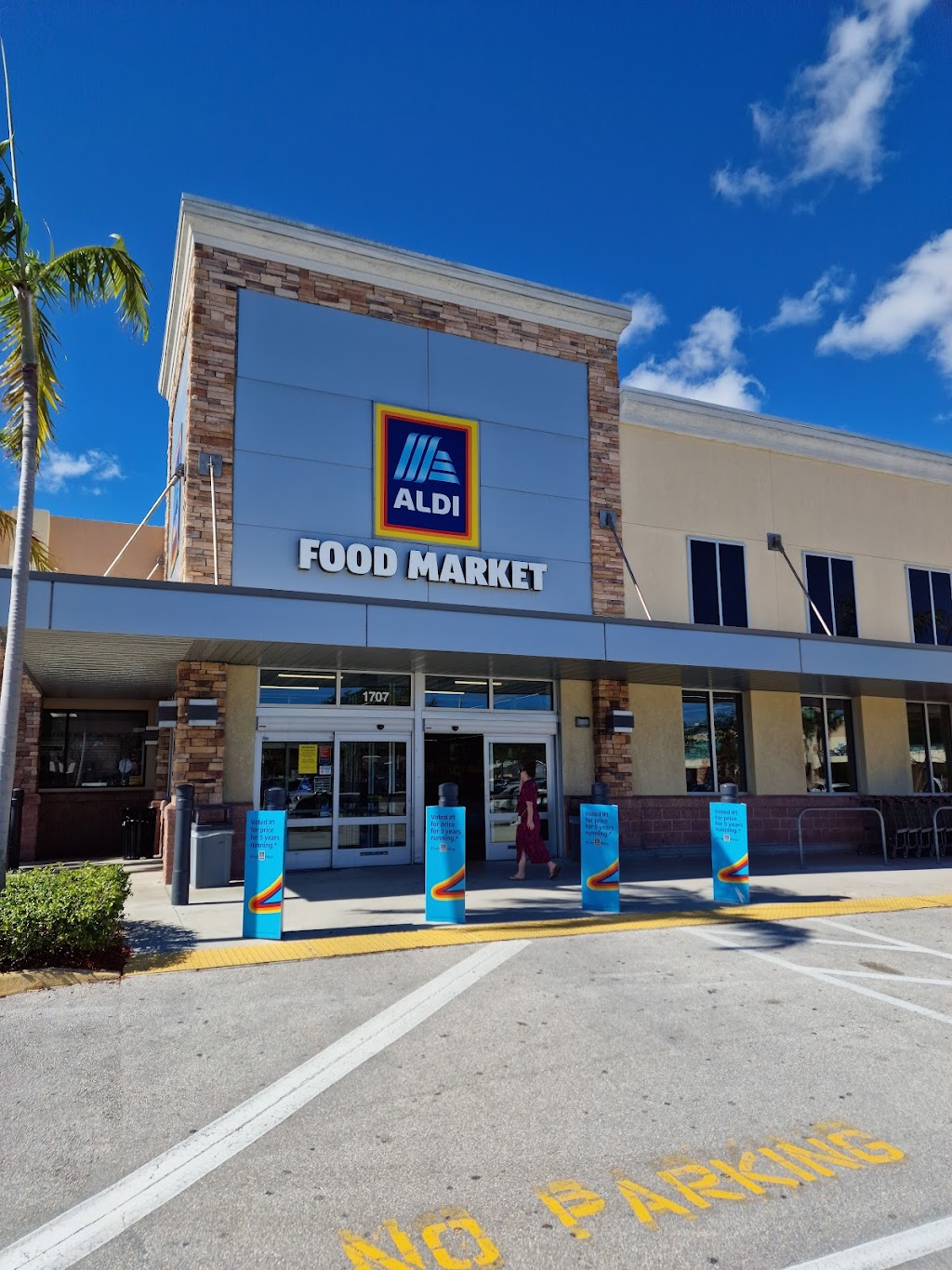 Shops at 18th and Commercial | Fort Lauderdale, FL 33334, USA | Phone: (610) 352-1300