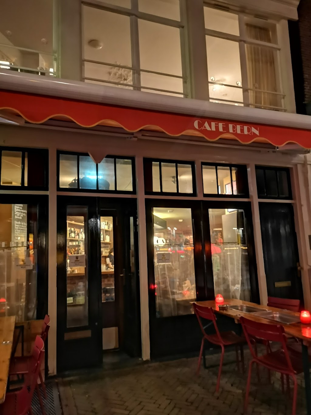 Café Bern | Nieuwmarkt 9, 1011 JR Amsterdam, Netherlands | Phone: 020 622 0034