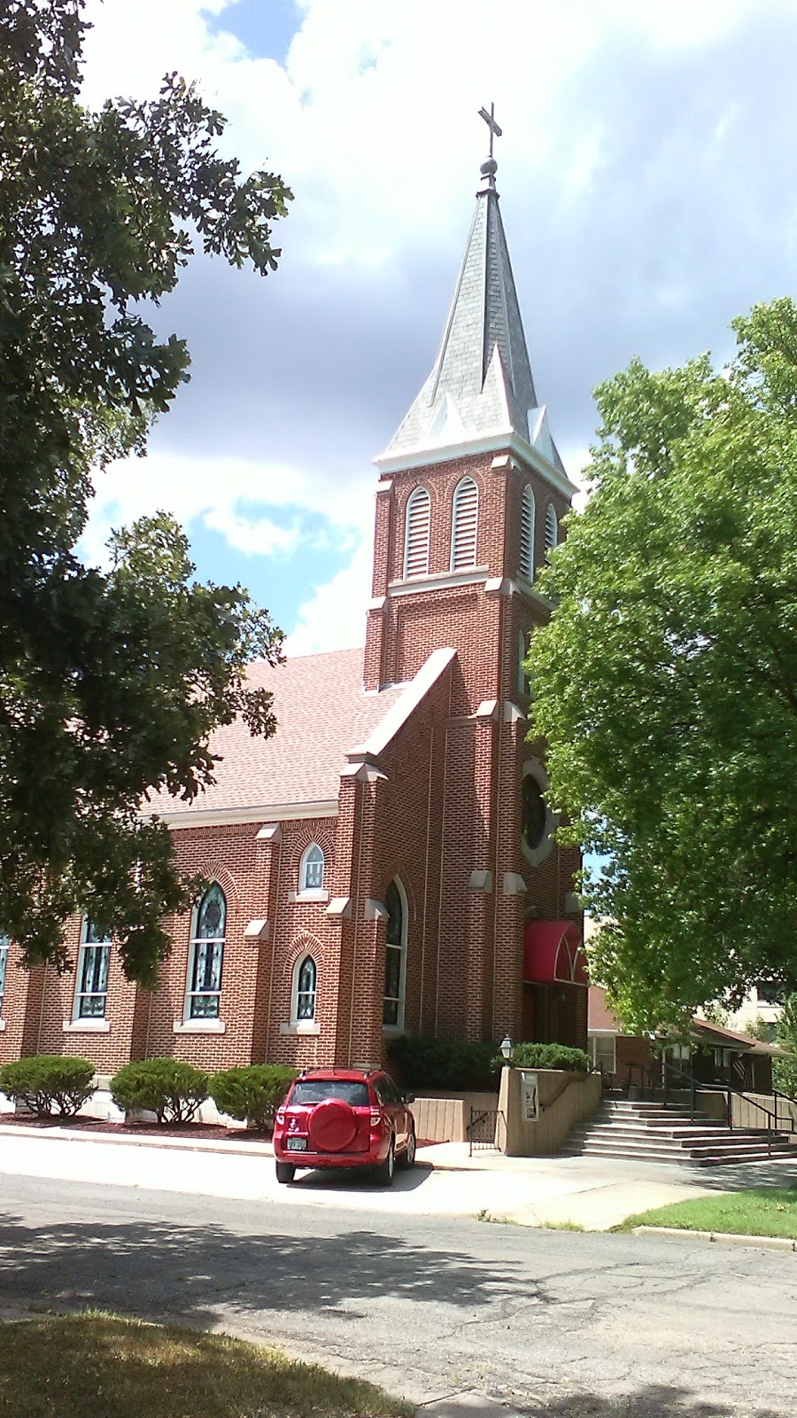 Sacred Heart Catholic Church | 419 Poplar St, Halstead, KS 67056 | Phone: (316) 830-2818