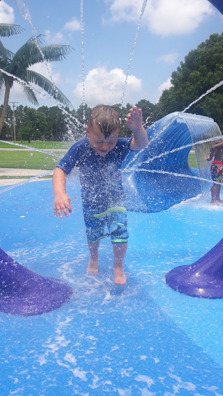 Splash Park - Navy MWR Mid-South | 1001-1099 Miles Cir, Millington, TN 38054, USA | Phone: (901) 874-5497