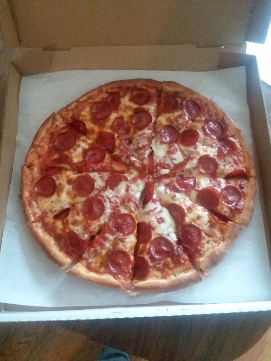 Mikes Pizza (mikes legacy pizzeria llc.) | 3966 E 42nd St, Newburgh Heights, OH 44105, USA | Phone: (216) 400-7224