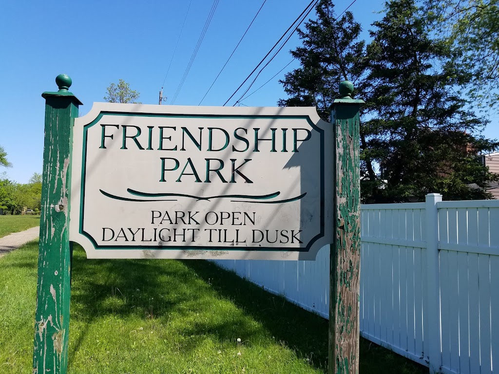 Friendship Park | Beacon Hill Rd, Columbus, OH 43228, USA | Phone: (614) 878-3316