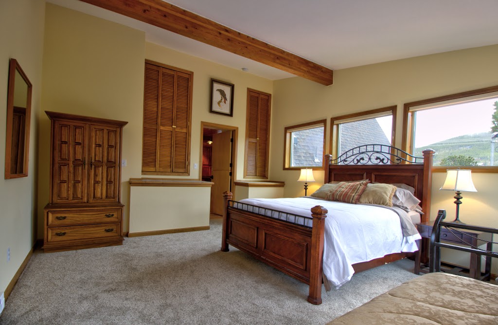 Lakeview Lodge | 301 Boulder Canyon Dr, Nederland, CO 80466, USA | Phone: (303) 517-2132