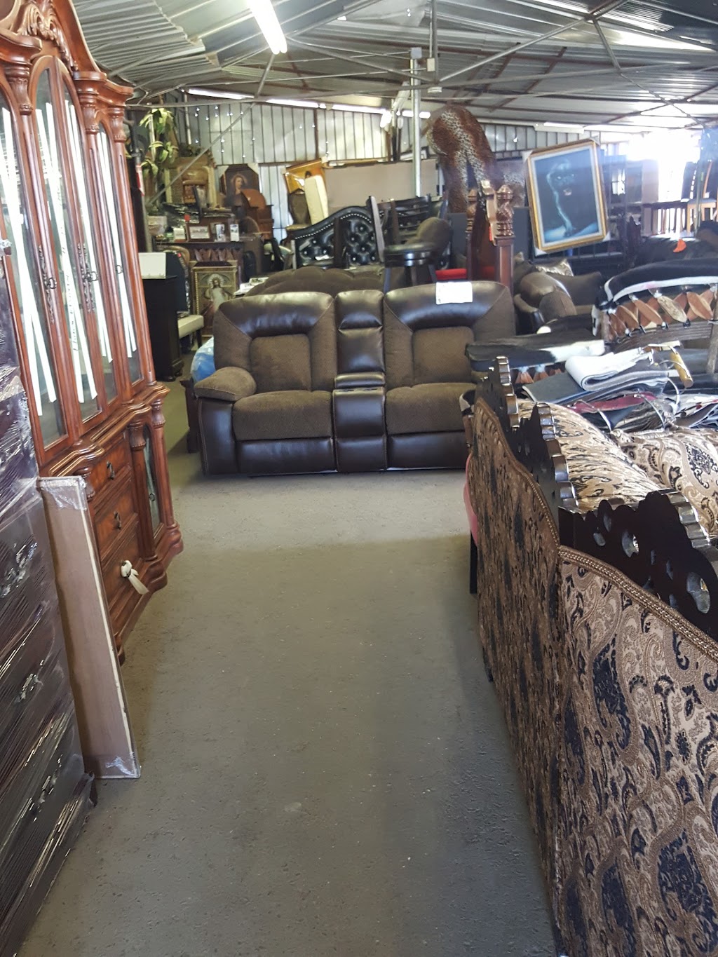 Padillas Beds and furniture | 3147 S Elm Ave, Fresno, CA 93706, USA | Phone: (559) 486-4726