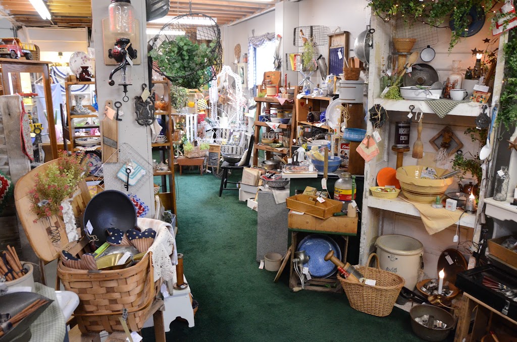 Pilgrim Antique Mall | W156N11500 Pilgrim Rd, Germantown, WI 53022, USA | Phone: (262) 250-0260