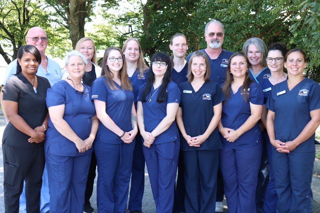 Smithfield Animal Hospital | 805 S Church St, Smithfield, VA 23430, USA | Phone: (757) 357-9308