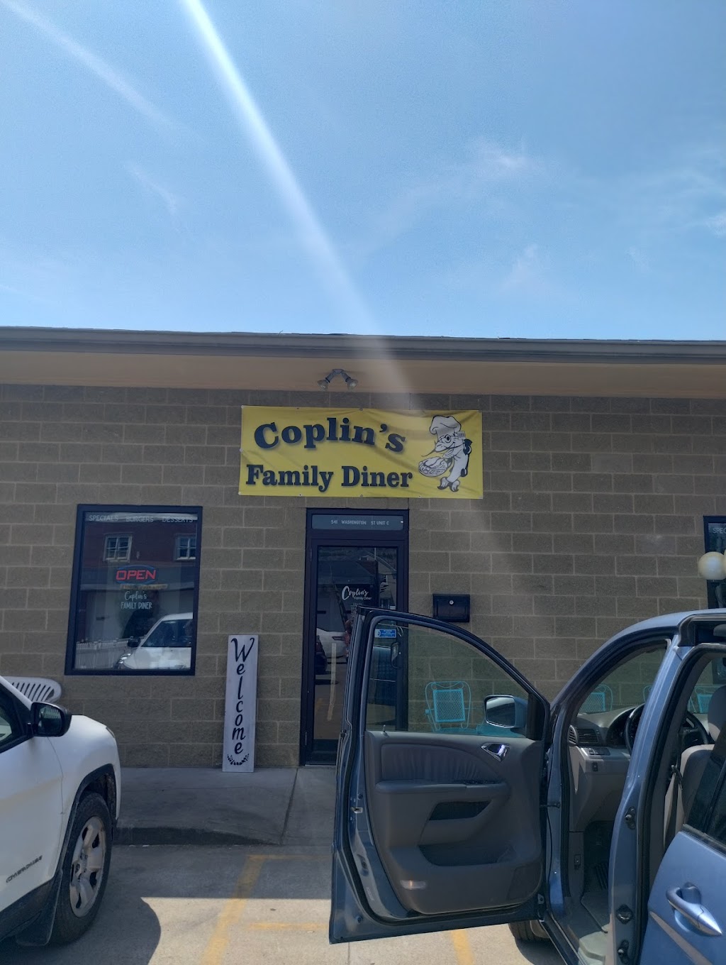 Coplins Family Diner | 541 Washington St, Newell, WV 26050, USA | Phone: (304) 459-3389