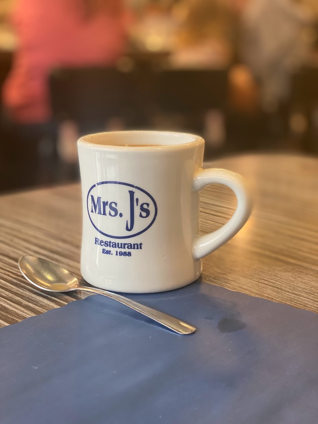 Mrs Js | 114 N Main St, Orrville, OH 44667, USA | Phone: (330) 683-0666