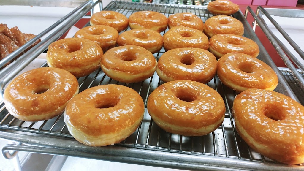 Donut Star | 16738 Lakeshore Dr STE L, Lake Elsinore, CA 92530, USA | Phone: (951) 674-0907