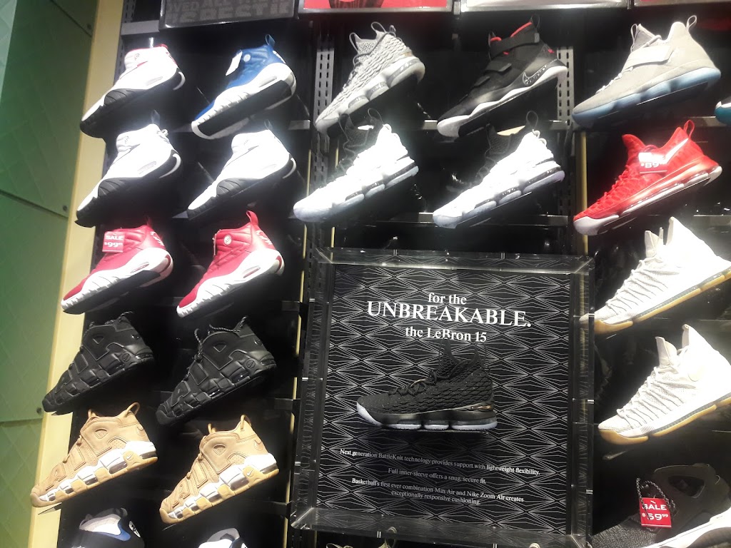 Foot Locker | 7201 Aaron Aronov Dr Suite 25d, Fairfield, AL 35064, USA | Phone: (205) 925-9923