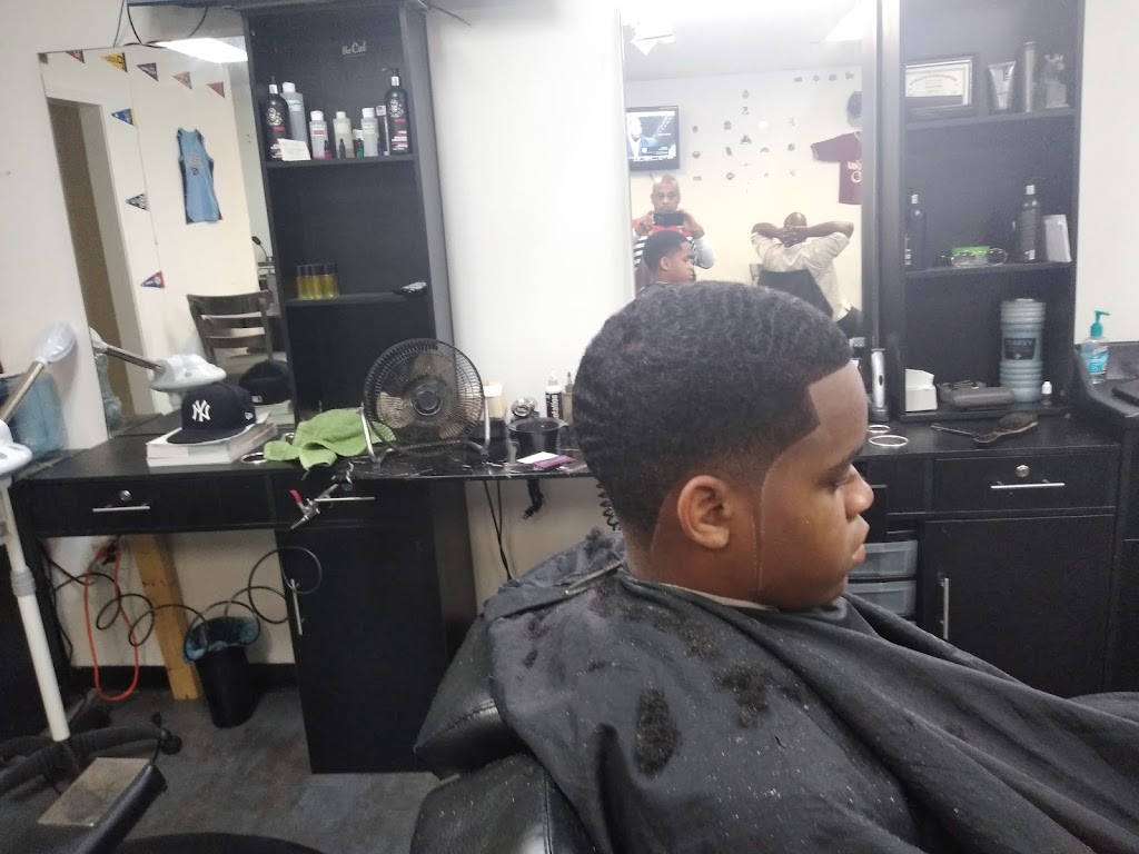 Cuts unlimited sports barbershop 1 | 2806- D, Randleman Rd, Greensboro, NC 27406, USA | Phone: (980) 298-1022