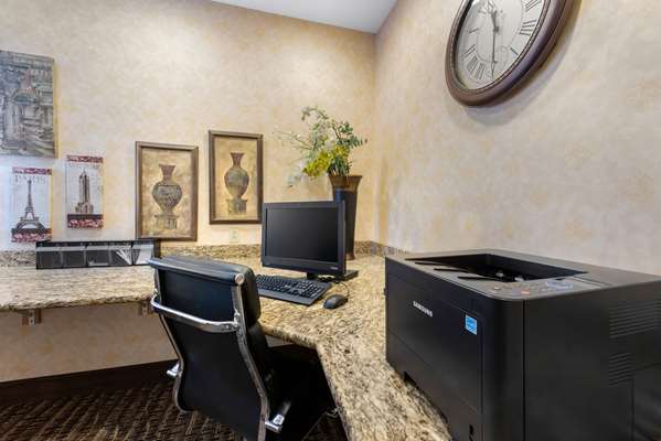 Comfort Suites | 3700 Speedway Dr, Findlay, OH 45840, USA | Phone: (567) 208-4949