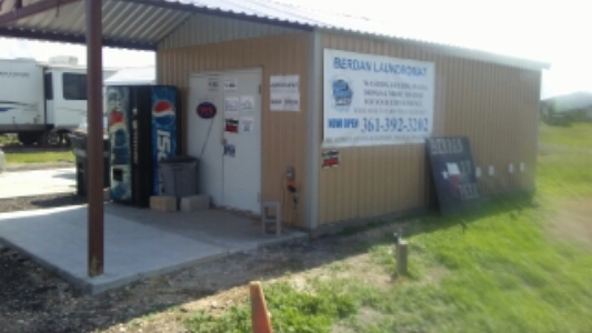 Berdan Laundromat | 5734 County Rd 1677, Odem, TX 78370, USA | Phone: (361) 392-3202