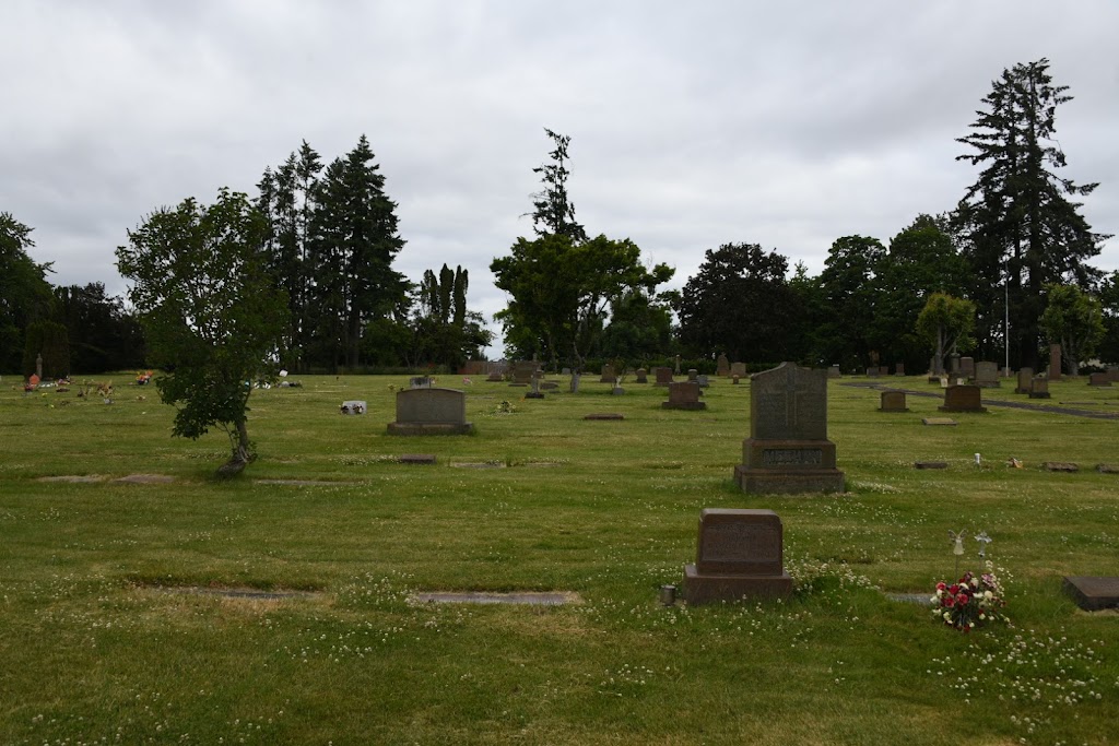 St Lukes Cemetery | 1679 N Front St, Woodburn, OR 97071, USA | Phone: (503) 981-8215