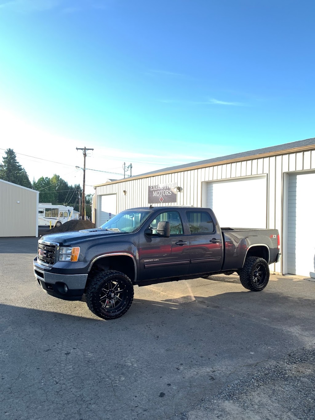 Executive Motors LLC | 2747 NE Bunn Rd, McMinnville, OR 97128, USA | Phone: (541) 640-9610