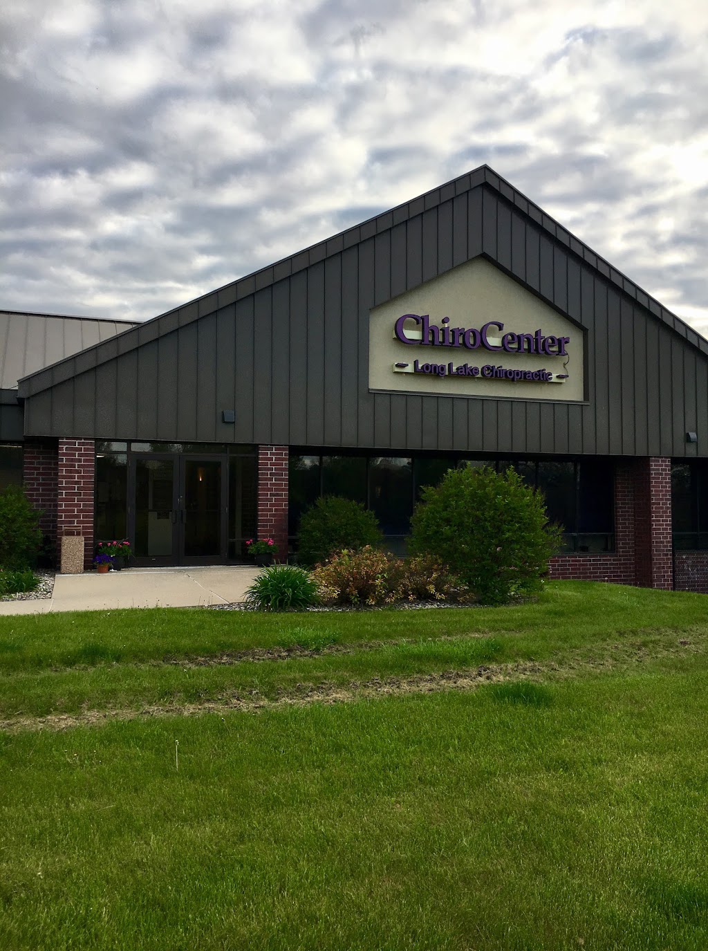 ChiroCenter Chiropractic & Wellness Long Lake | 1865 Wayzata Blvd Suite 200, Long Lake, MN 55356, USA | Phone: (952) 473-3588