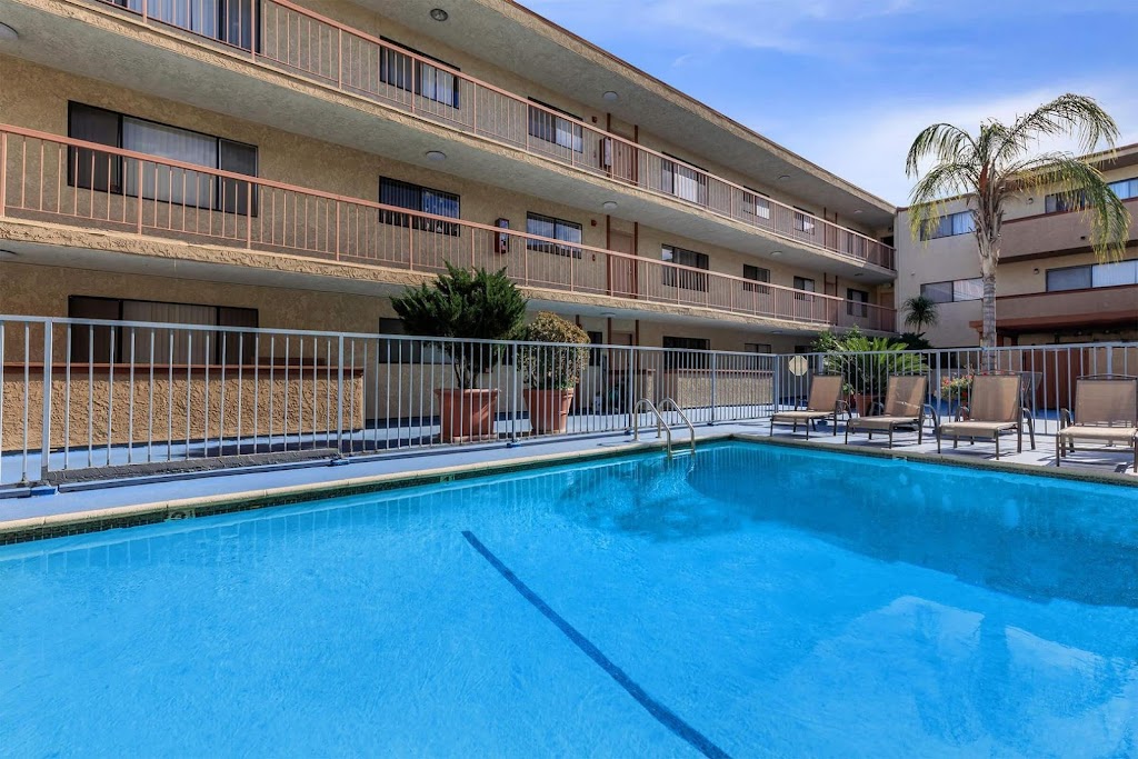 Valleywood Apartments | 17806 Lassen St, Northridge, CA 91325, USA | Phone: (818) 531-3961