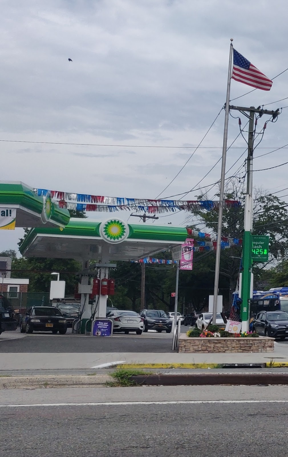 bp | 79-10 Springfield Blvd, Hollis Hills, NY 11364, USA | Phone: (718) 736-0100