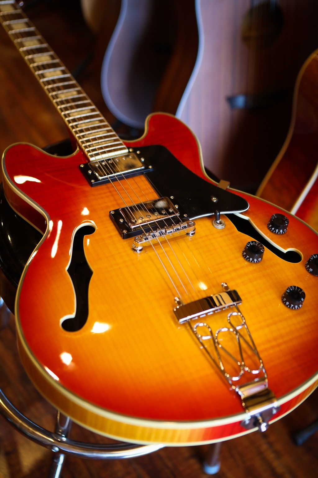 All In One Guitar | 2145 Foothill Blvd, La Cañada Flintridge, CA 91011, USA | Phone: (818) 369-7431