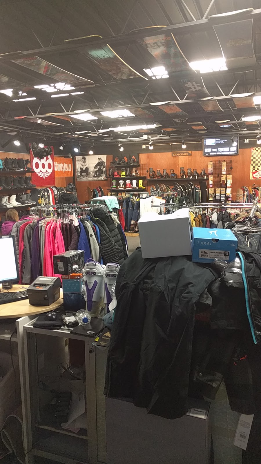 The House Outdoor Store | 300 S Owasso Blvd E, St Paul, MN 55117, USA | Phone: (612) 326-7854