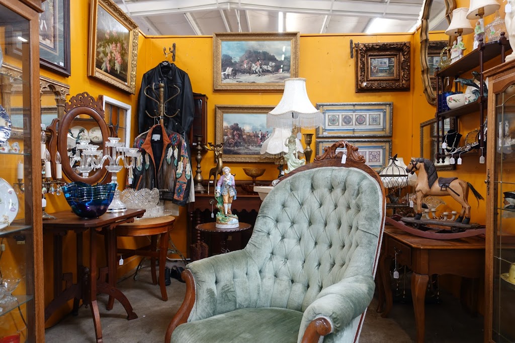 LoneStar Antiques | 5605 Denton Hwy, Haltom City, TX 76148, USA | Phone: (817) 503-0441