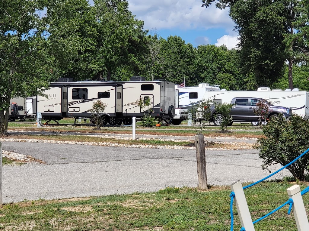 Picture Lake Campground | 7818 Boydton Plank Rd, Petersburg, VA 23803, USA | Phone: (804) 861-0174