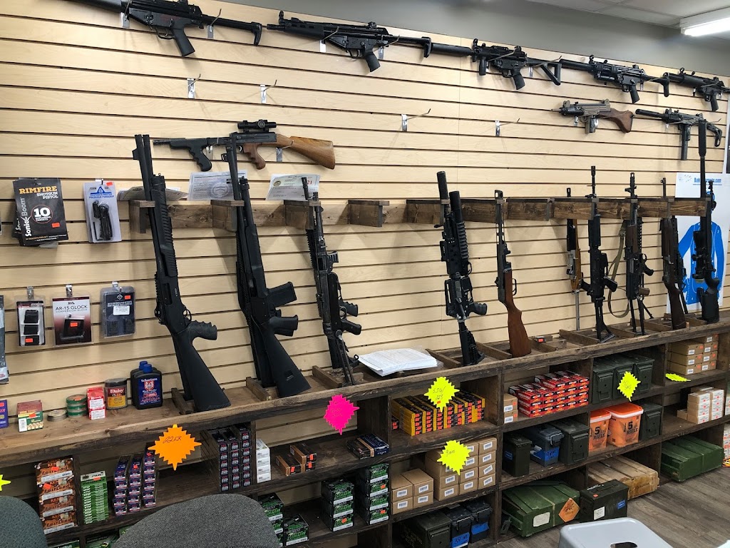 Gun Runners Arsenal | 3137 Solomons Island Rd, Edgewater, MD 21037, USA | Phone: (410) 956-3030