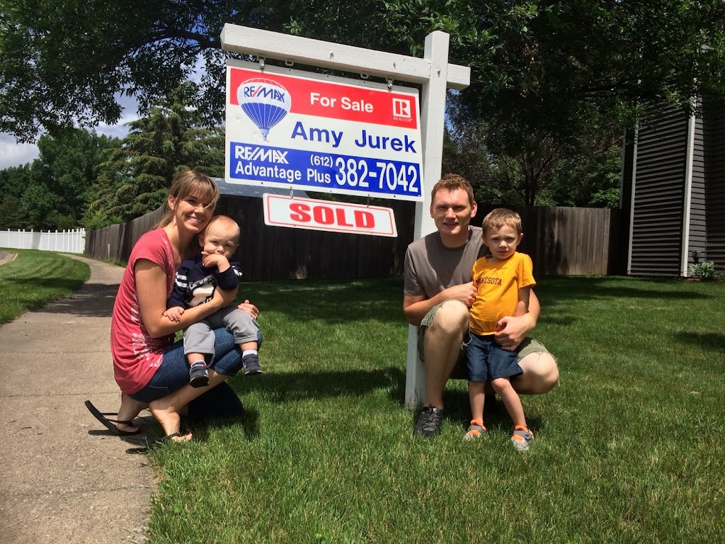 Amy Jurek REALTOR® RE/MAX Premier Twin City Relocation Expert | 13875 State Hwy 13 Suite 100, Savage, MN 55378, USA | Phone: (612) 382-7042
