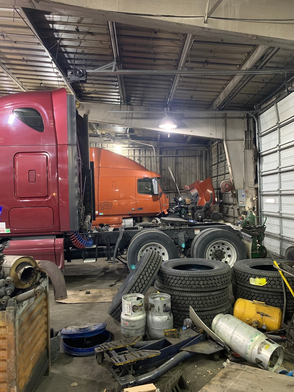 Gold Star Truck Repair | 3969 Wyoming Ave, Dearborn, MI 48120, USA | Phone: (313) 251-1070