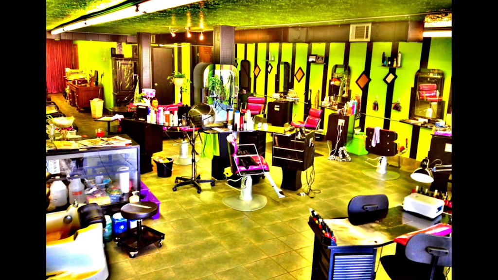 Hair Candy Salon & Boutique | 121 NW 5th St, Blanchard, OK 73010, USA | Phone: (405) 485-2735