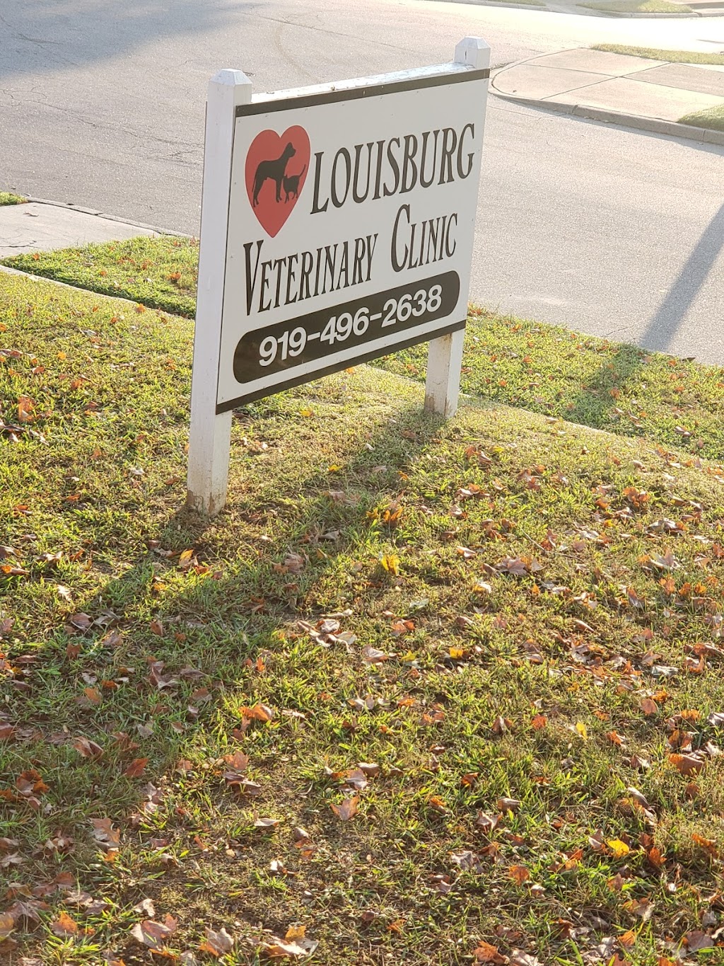 Louisburg Veterinary Hospital | 115 N Church St, Louisburg, NC 27549, USA | Phone: (919) 496-2638
