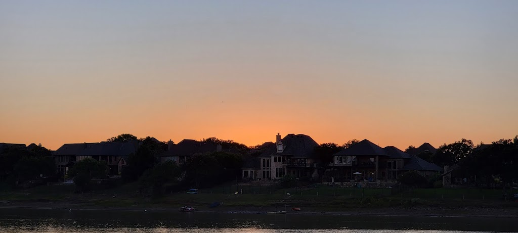 Sunset Point Park | 400 N Edgewater Dr, Highland Village, TX 75077, USA | Phone: (972) 317-7430