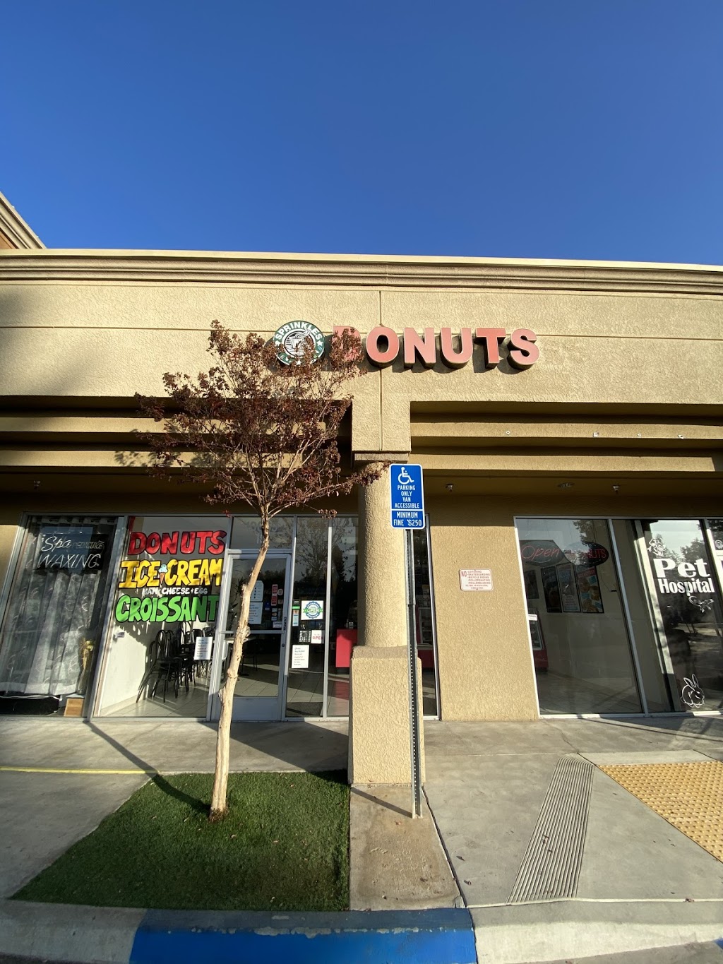 Sprinkles Donuts | 10069 N Maple Ave #101, Fresno, CA 93730, USA | Phone: (559) 434-0614