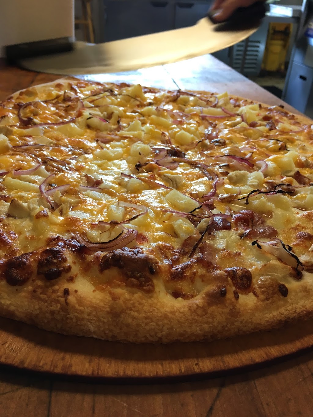 Pizza House | 313 Main St E, Kingsville, ON N9Y 1A7, Canada | Phone: (519) 712-8811