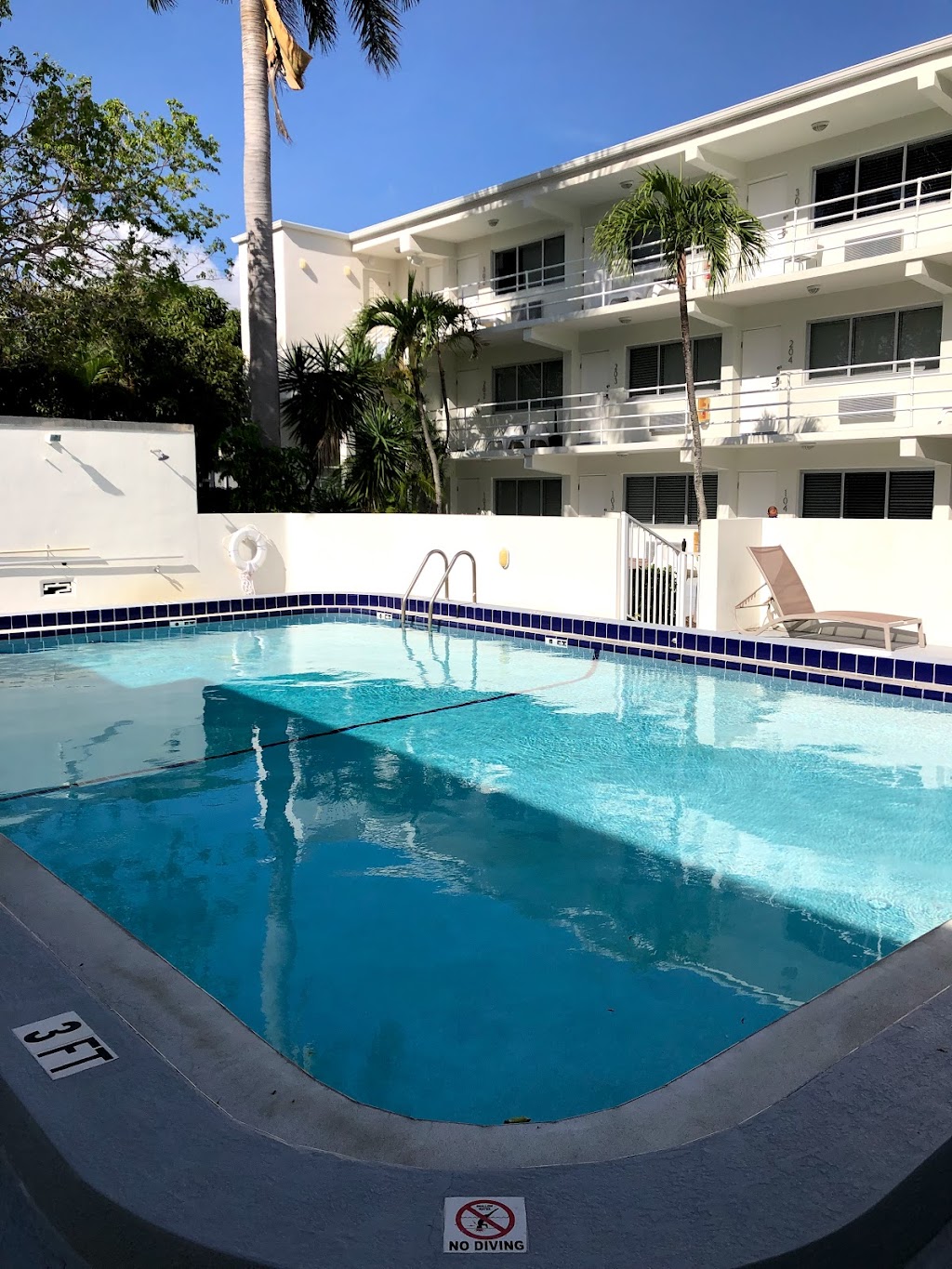 The Reef Hotel | 505 Orton Ave, Fort Lauderdale, FL 33304, USA | Phone: (954) 565-5790