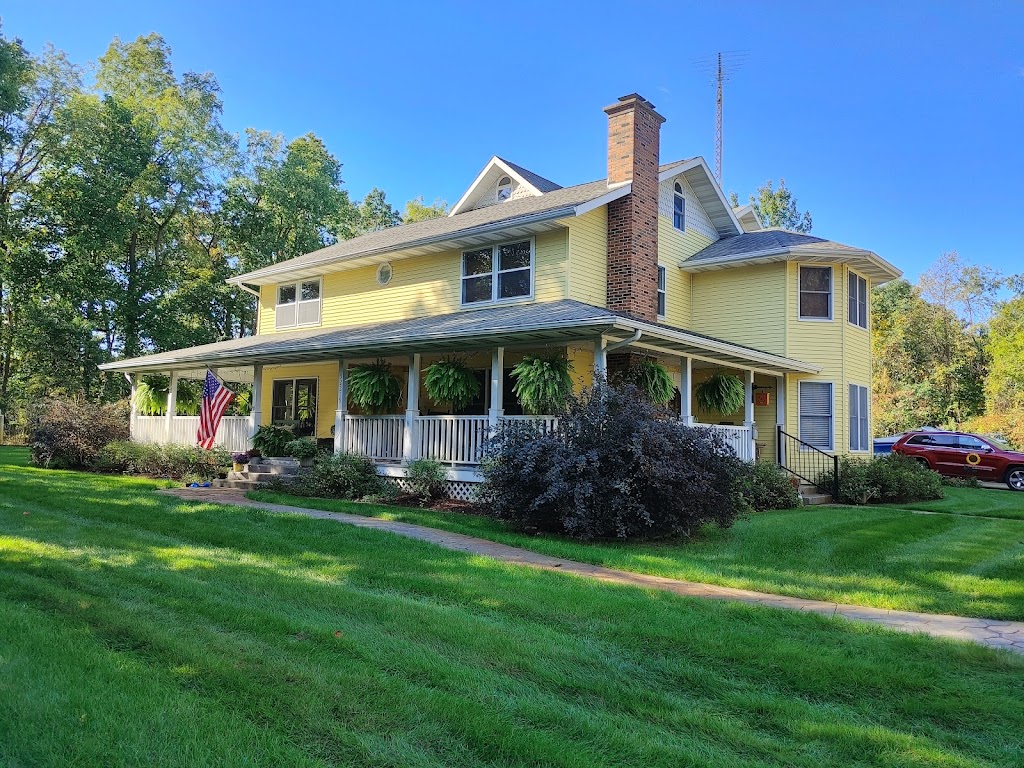 McKenzie House Bed & Breakfast | 52215 IN-13, Middlebury, IN 46540, USA | Phone: (574) 825-9787