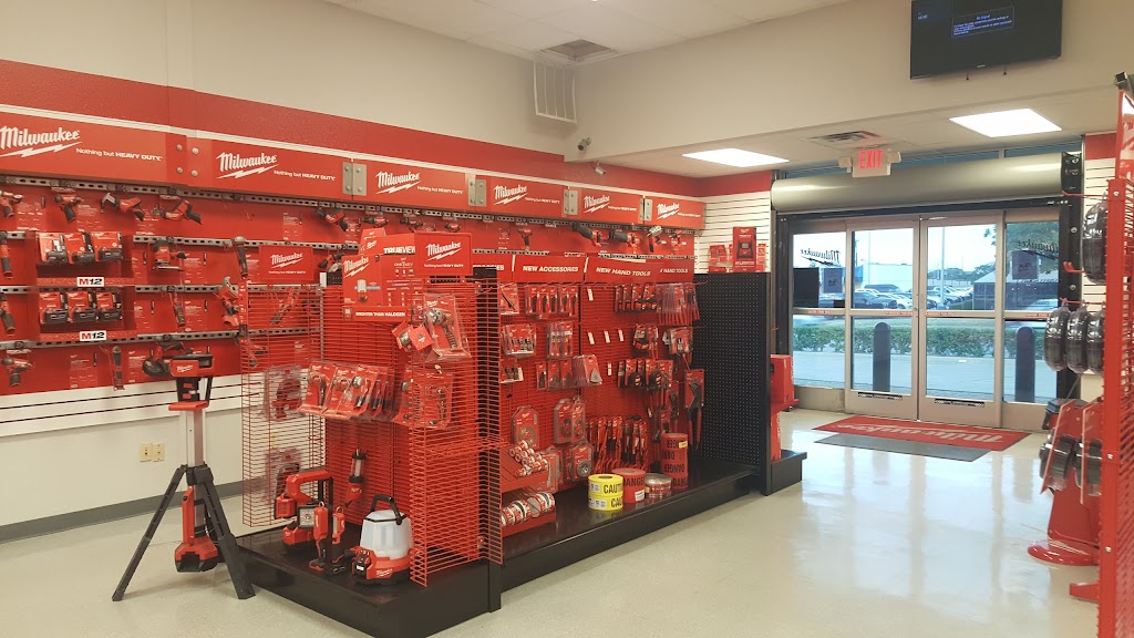 Milwaukee Tool (Dallas) | 1625 W Mockingbird Ln Suite 205, Dallas, TX 75235, USA | Phone: (800) 729-3878