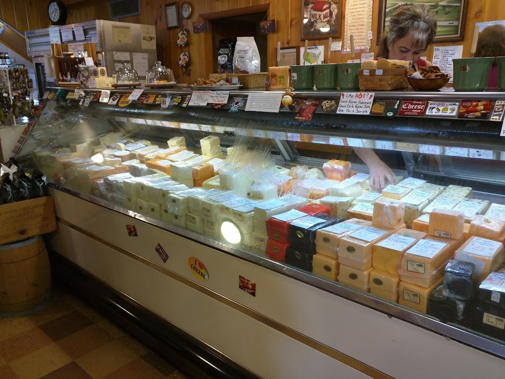 Schultzs Cheese Haus | N6312 US-151, Beaver Dam, WI 53916, USA | Phone: (920) 885-3734