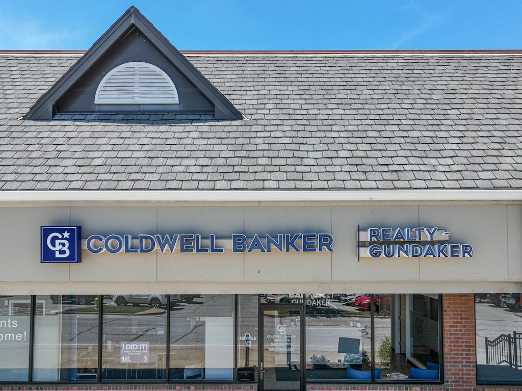 Coldwell Banker Realty - Gundaker | 560 Old Smizer Mill Rd, Fenton, MO 63026, USA | Phone: (636) 343-1500