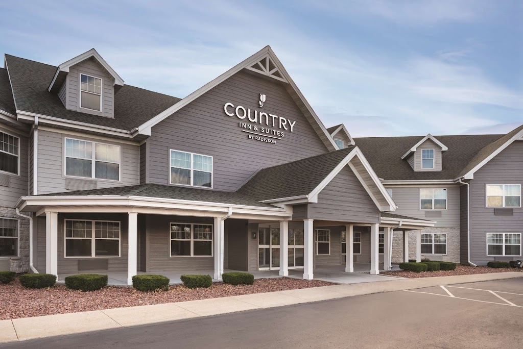 Country Inn & Suites by Radisson, Germantown, WI | W188 N11020, Maple Rd, Germantown, WI 53022, USA | Phone: (262) 293-6948