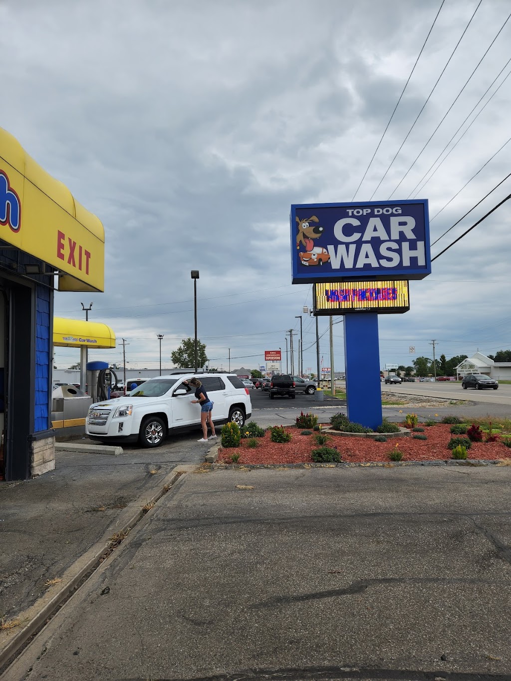Top Dog Carwash | 3413 S Western Ave, Marion, IN 46953, USA | Phone: (765) 573-4848